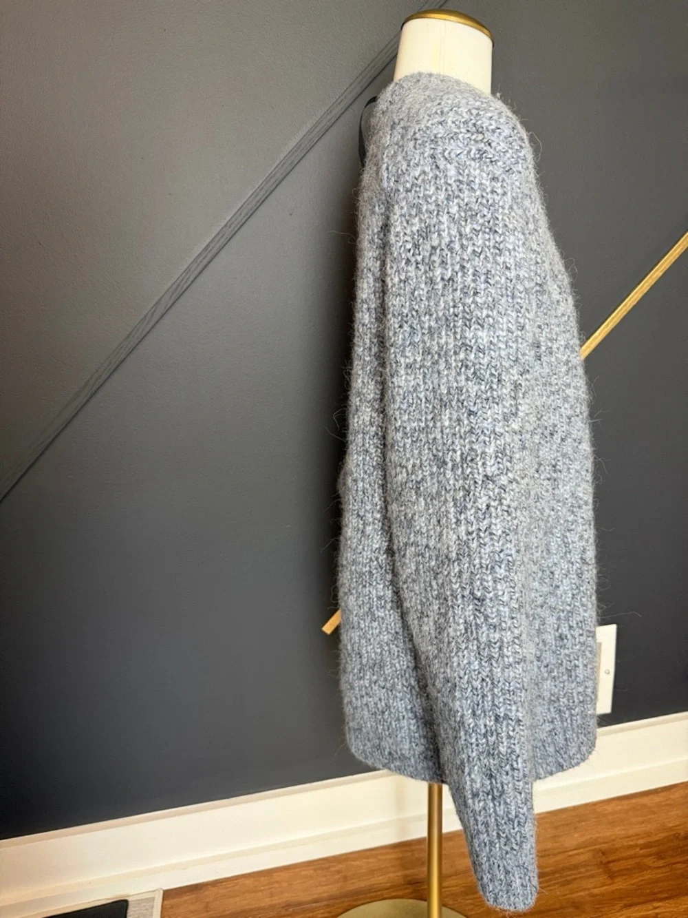Men’s Lululemon Alpaca Wool-Blend V-Neck Sweater -
Heathered Shale Blue - Picture 4 of 6
